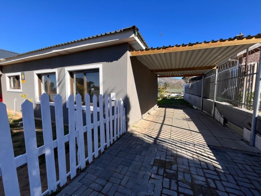 4 Bedroom Property for Sale in Palmiet Western Cape